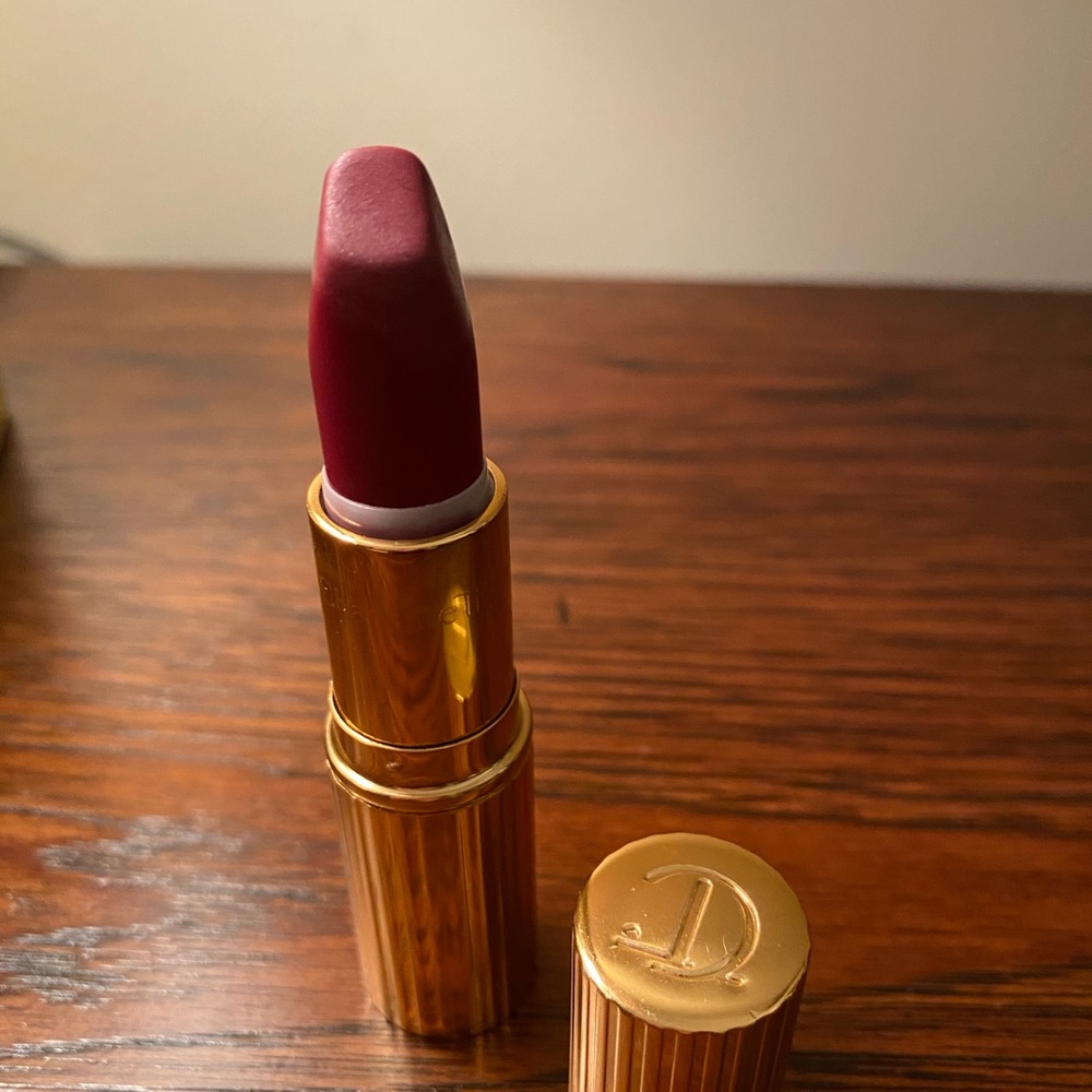 Charlotte Tilbury lipstick in love liberty